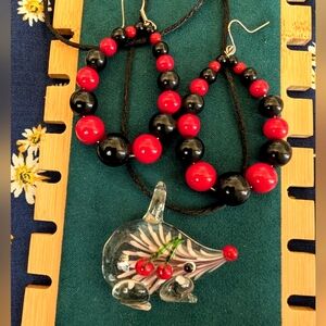 A559 ♨️ 5 For $35 ♨️ Art Glass Hedgehog Necklace and Coordinating Earrings
